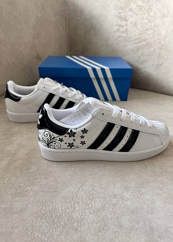 Adidas Beyaz Superstar Spor Ayakkabı - Görsel 3