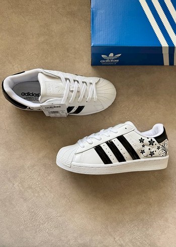 Adidas Beyaz Superstar Spor Ayakkabı - Görsel 3