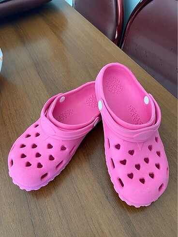 32 Beden Crocs