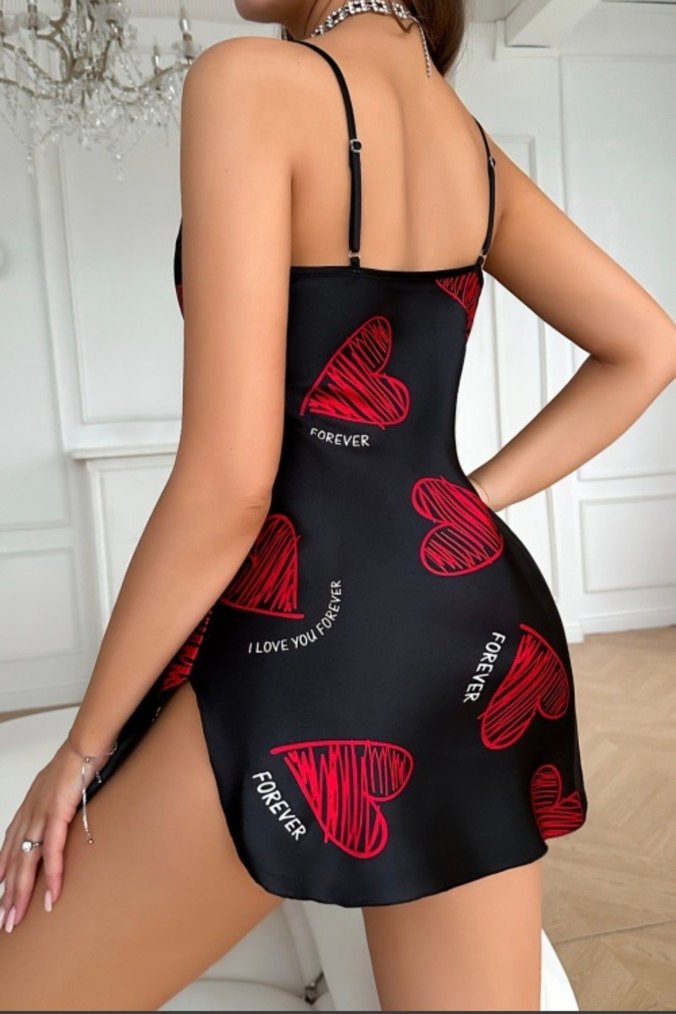 Büyük Kırmızı Kalp Desenli Siyah Saten Gecelik - Görsel 4