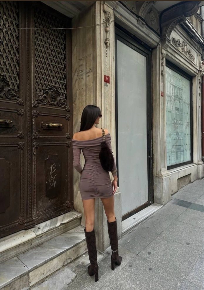 Madonna yaka elbise
Ürün Kodu: 9L9FRJDAJ9 - Görsel 3