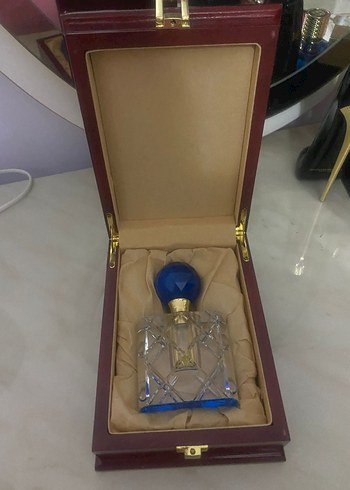 diğer Beden Parlak Bordo kutuda kristal cam şişede Osmanlı Esansı