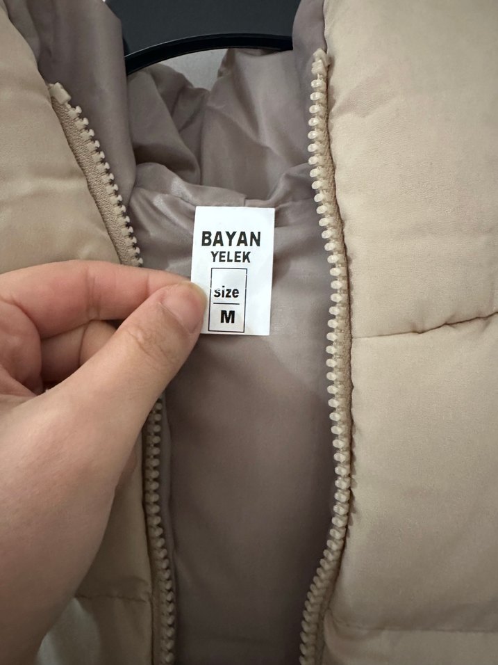 Kadın Bej Kapüşonlu Fermuarlı Yelek - Görsel 3