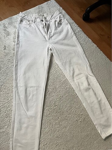 Pull&Bear Beyaz Mom Jean Kot Pantolon