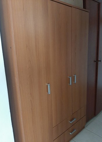 elbise dolabı