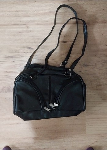 Mango Siyah Deri Goth Kadın Çantası Sadece iki kez kullanıldı