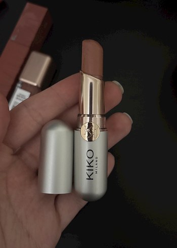  Beden KIKO Milano Altın Detaylı Mat Gri Ruj
