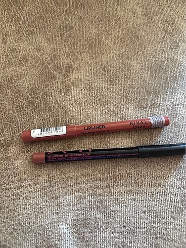 Beden Renk dudak kalemi ve eyeliner