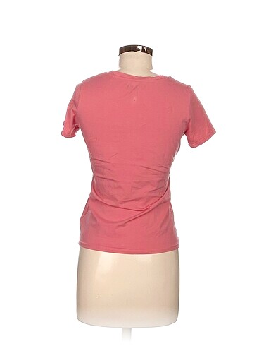 l Beden Guess T-shirt %70 İndirimli.
