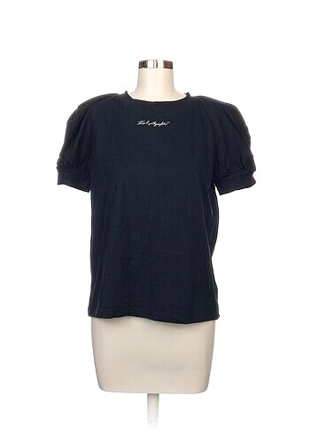 Karl Lagerfeld T-shirt %70 İndirimli.