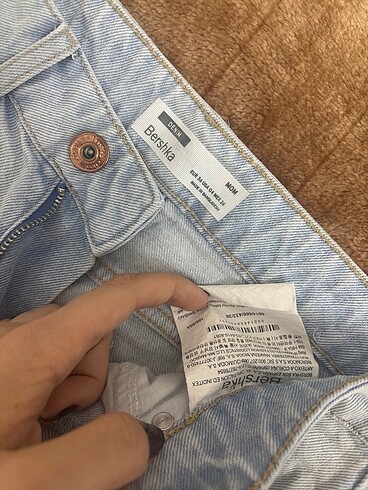 BERSHKA mom jean