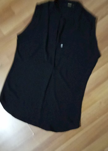 Gusto Düğmeli Siyah V Yakalı Kolsuz bluz - Görsel 6