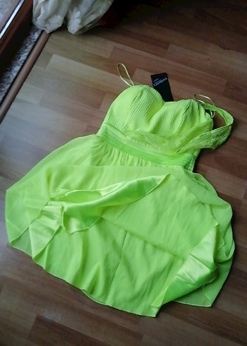 xs Beden yeşil Renk Codentry lime Yeşil Pilili Midi Straplez Elbise