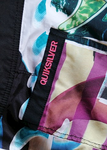 QUİKSİLVER sıfır çok tarz

Renkli Baskılı Erkek Mini Mayo - Görsel 7