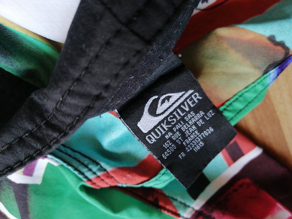 QUİKSİLVER sıfır çok tarz

Renkli Baskılı Erkek Mini Mayo - Görsel 5