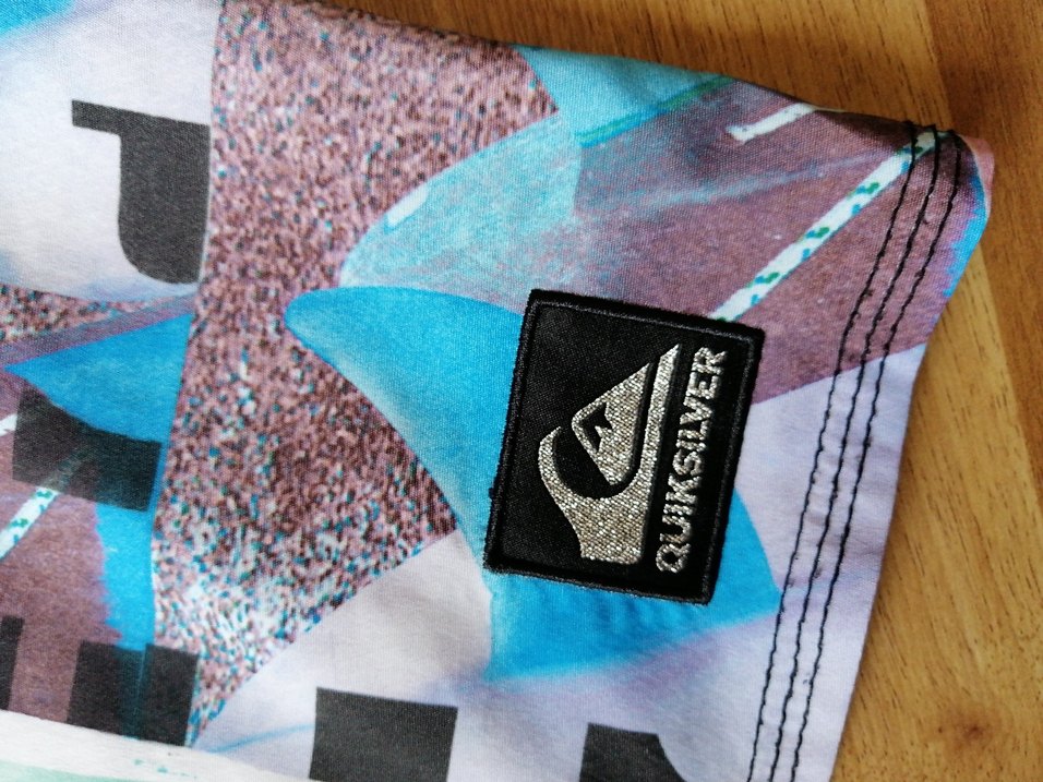 QUİKSİLVER sıfır çok tarz

Renkli Baskılı Erkek Mini Mayo - Görsel 4