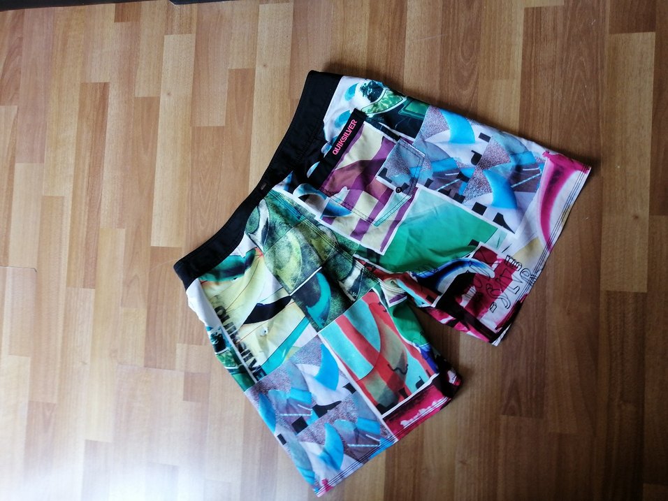 QUİKSİLVER sıfır çok tarz

Renkli Baskılı Erkek Mini Mayo - Görsel 3