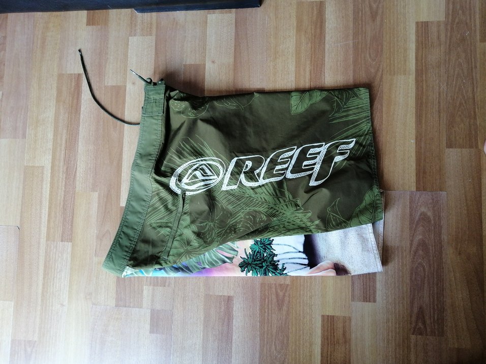 REEF şahane renkler 

Baskılı Yeşil Kemerli Erkek Mini Mayo - Görsel 4