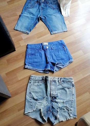 Kadın Mavi Mini Denim Şortlar