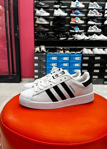 Adidas Superstar