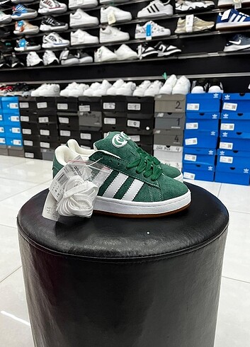 Adidas campüs