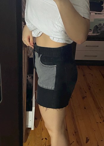 Gri Siyah Kemer Detaylı Denim Midi Şort - Görsel 3