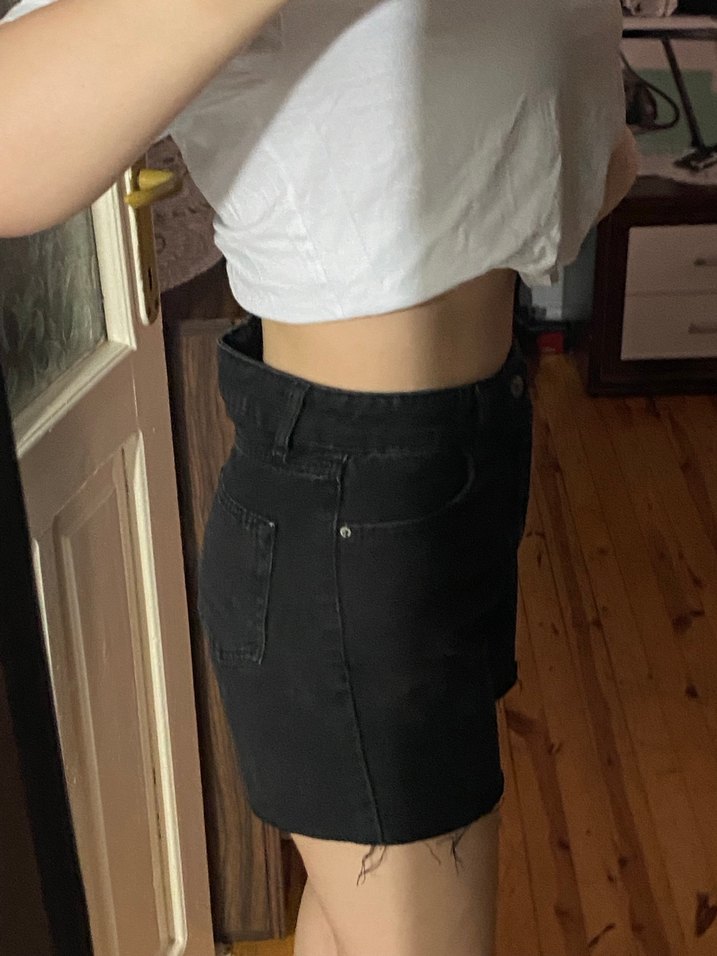 Gri Siyah Kemer Detaylı Denim Midi Şort - Görsel 2