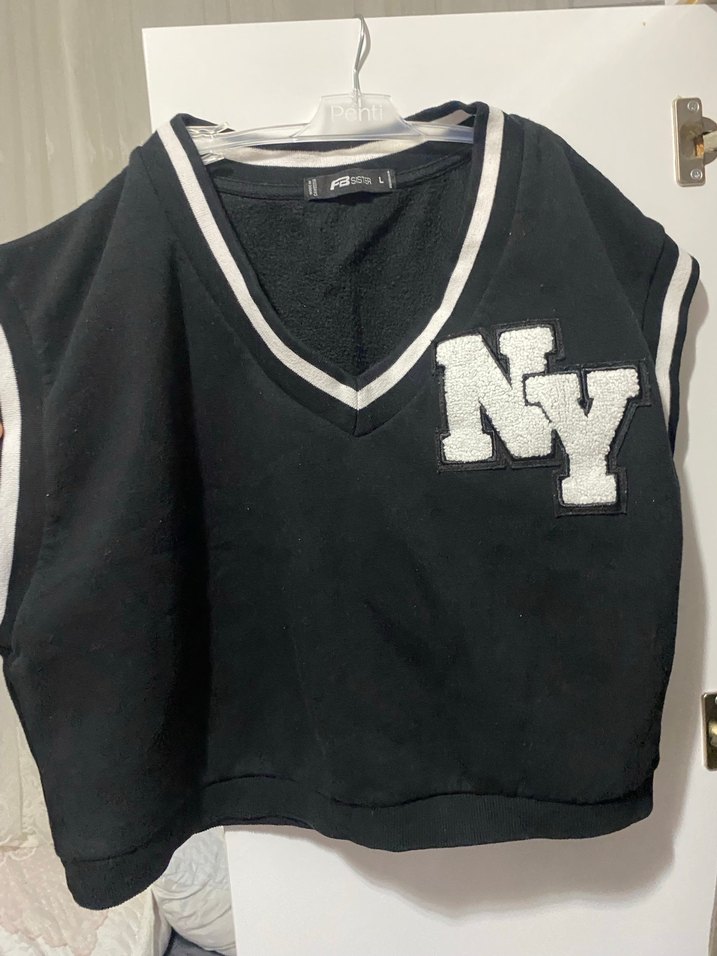 Siyah V Yaka Nakışlı Kadın süwet - Görsel 2