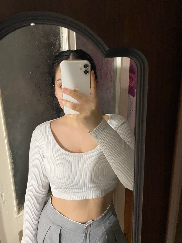 Beyaz Uzun Kollu Crop Top - Görsel 3
