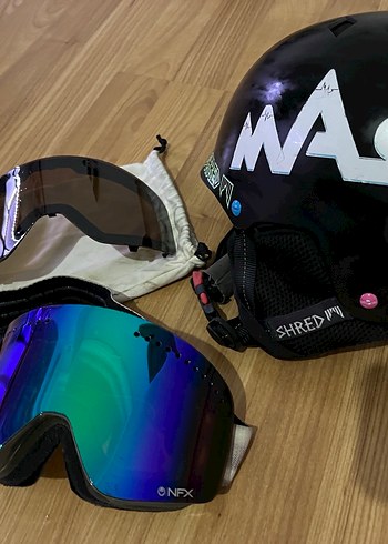 Parlak Siyah Baskılı Erkek Kayak Gözlüğü Ve Kaskı - Görsel 3