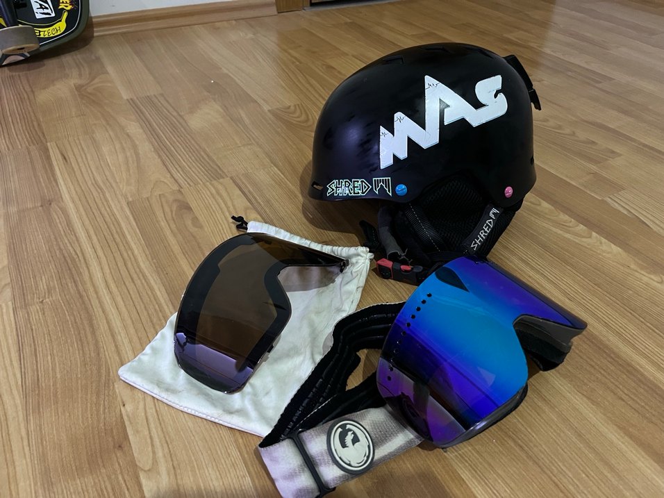 Parlak Siyah Baskılı Erkek Kayak Gözlüğü Ve Kaskı - Görsel 2