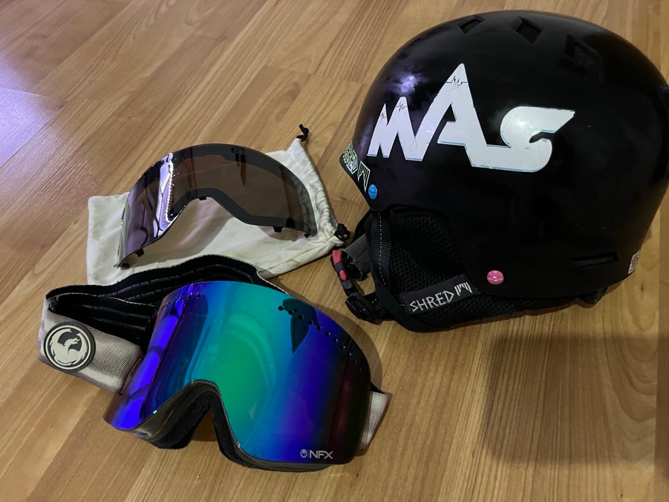 Parlak Siyah Baskılı Erkek Kayak Gözlüğü Ve Kaskı - Görsel 3