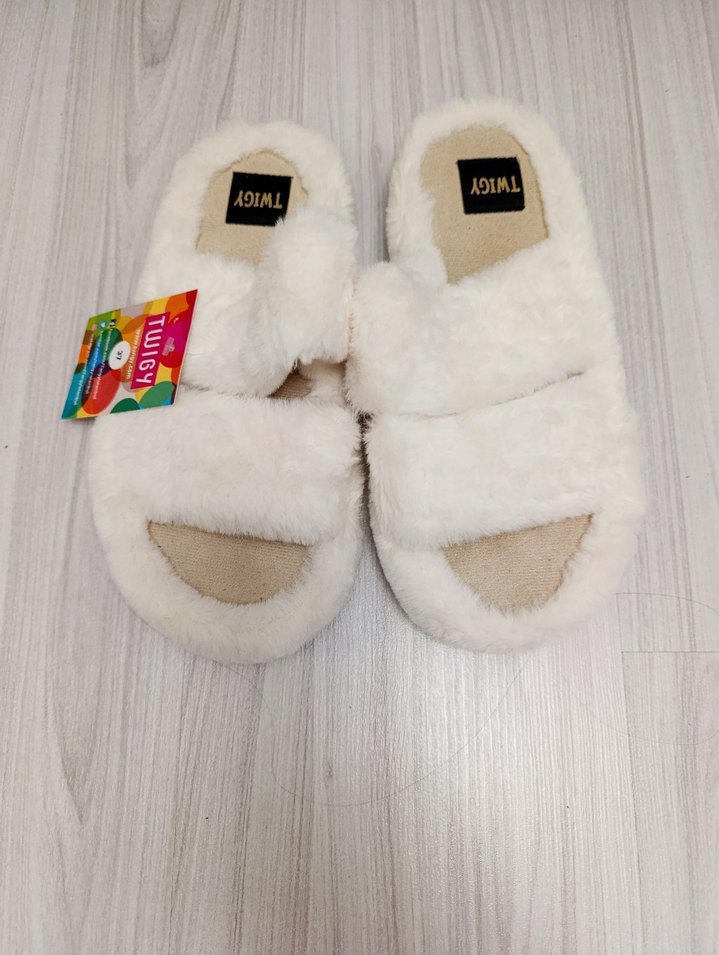 Twigy Yumuşak Peluşlu Ev Terliği — görsel 2/6