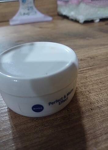 Nivea MATLAŞTIRMA ETKILI NEMLENDİRİCİ C VİTAMİN