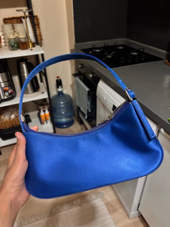 Mavi Parlak Fermuarlı Kadın Çantası - Görsel 2