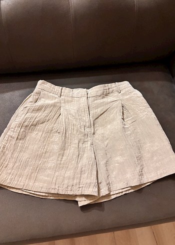 Bej Keten Pileli Mini Şort