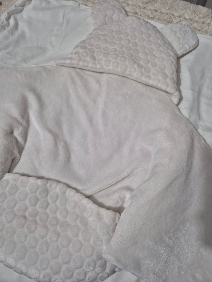 Gri Kapüşonlu Bebek Battaniyesi - Görsel 3