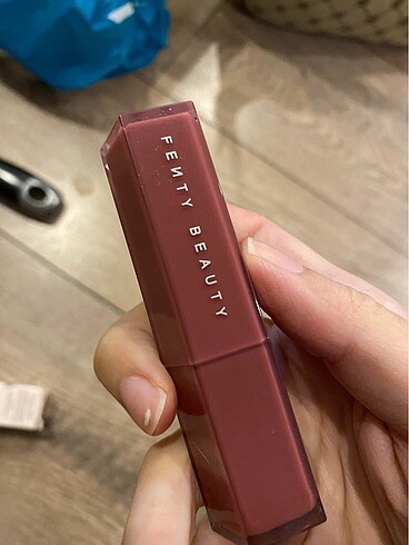  Beden kırmızı Renk fenty beauty orijinal riri