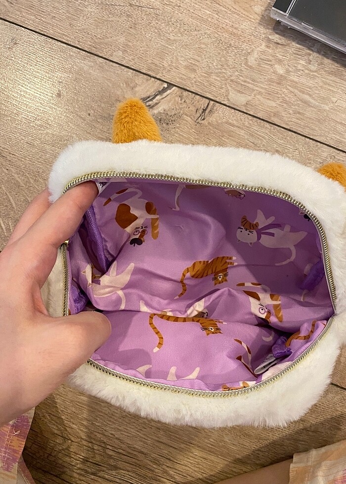 pofuduk puffy makyaj çantası yeni etiketli temiz - Görsel 2