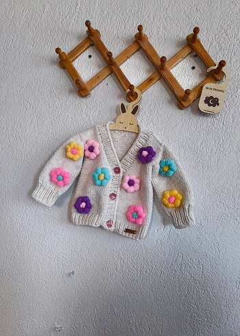 Çiçek İşlemeli hırka - Görsel 2