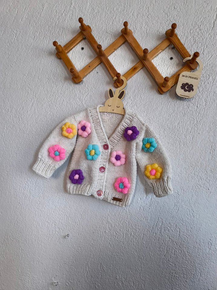 Çiçek İşlemeli hırka - Görsel 2