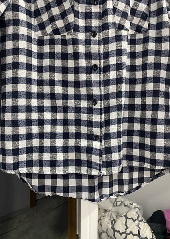 Kadın Gri Kareli Pamuklu V Yaka Gömlek - Görsel 4