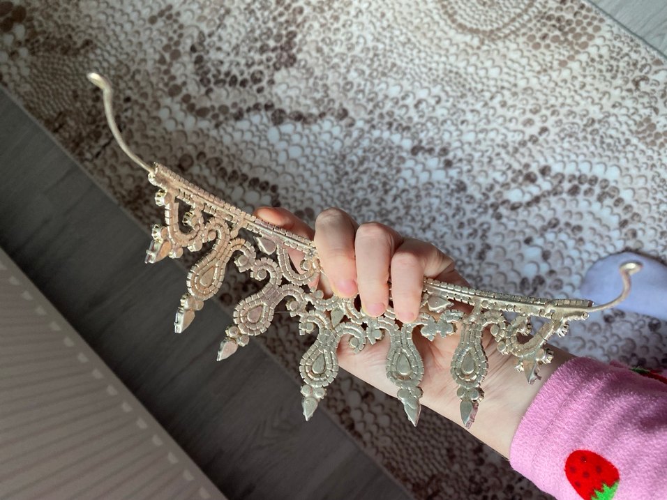 Gri Parlak Taşlı Gotik Taç - Görsel 3