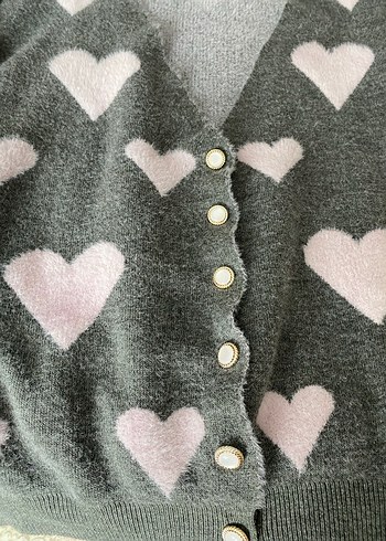 Gri Kalp Desenli Örgü Hırka - Görsel 4