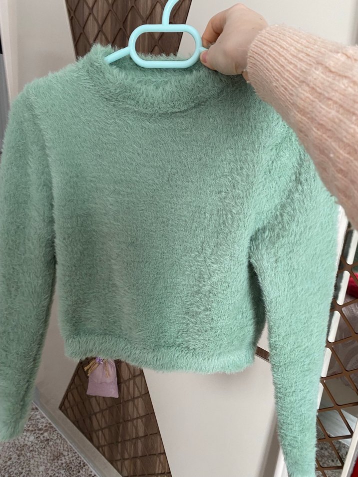 Peluş Kumaşlı Bej Kısa Balıkçı Yaka Kazak - Görsel 2