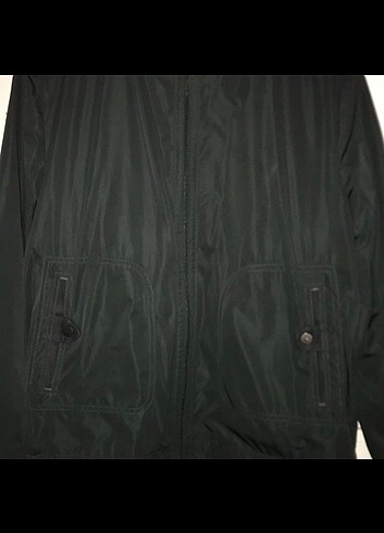 Koyu yeşil yağmurluk ceket - Görsel 2