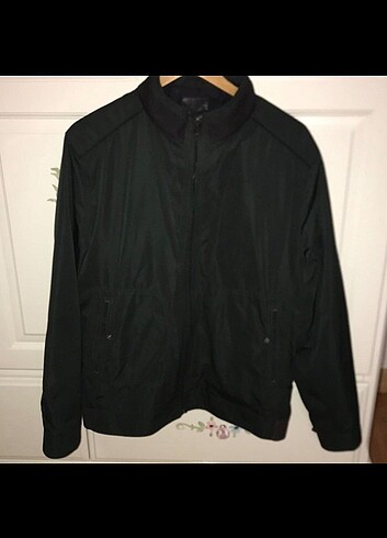 Koyu yeşil yağmurluk ceket - Görsel 4