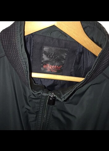 Koyu yeşil yağmurluk ceket - Görsel 5