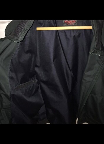 Koyu yeşil yağmurluk ceket - Görsel 7