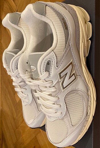 New Balance 2002R